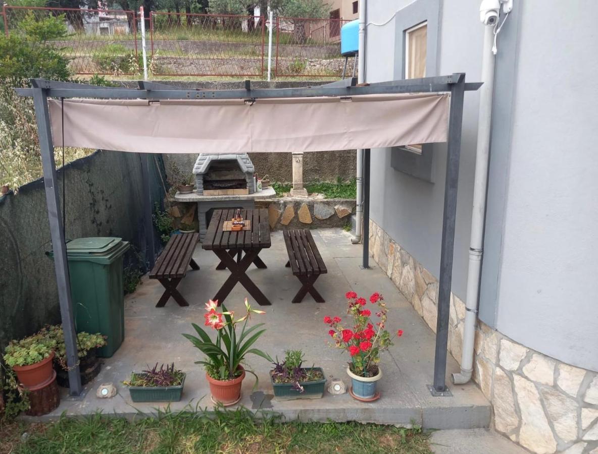 Apartmani Miljana บาร์ ภายนอก รูปภาพ